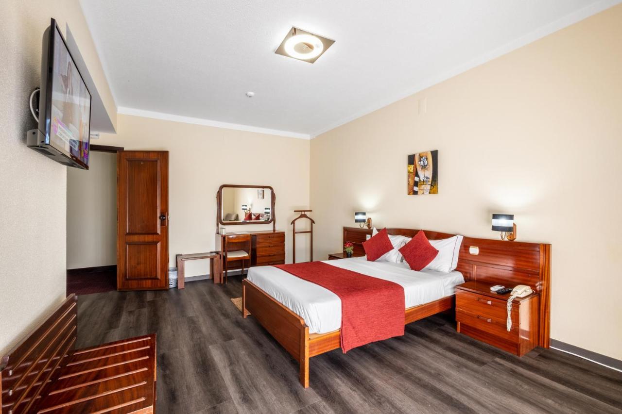 Hotel Colmeia モンテ・レアル エクステリア 写真