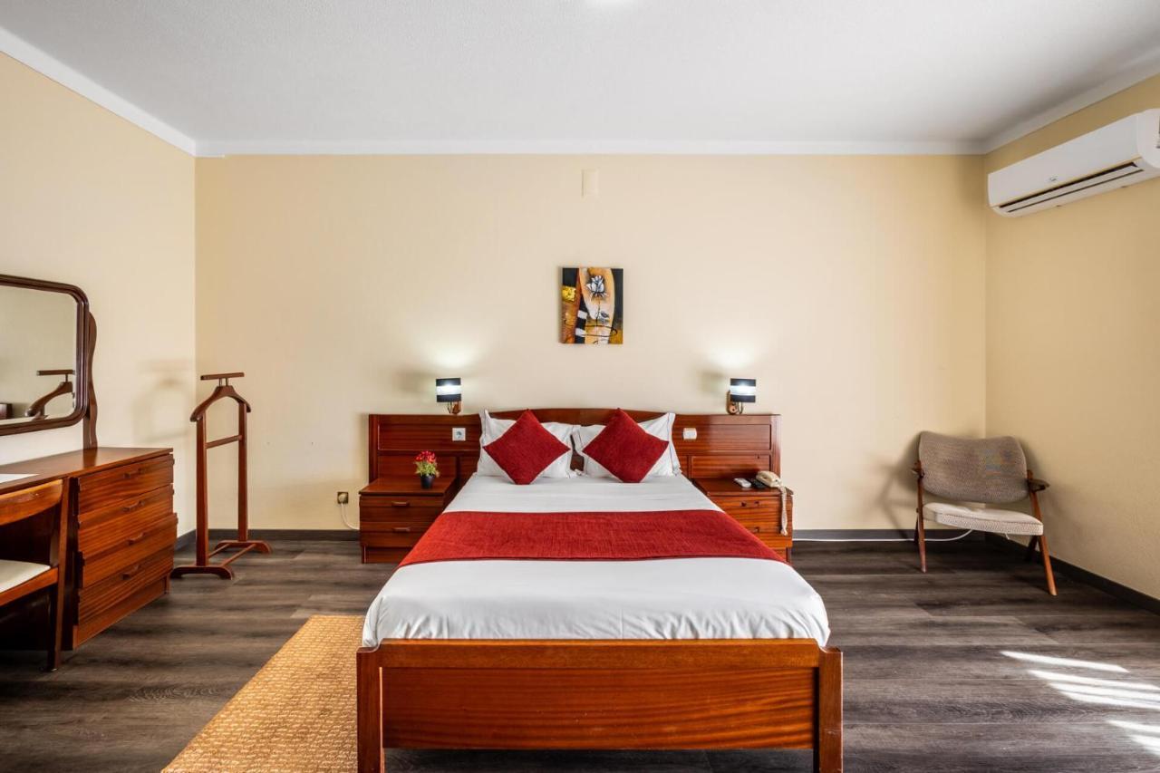 Hotel Colmeia モンテ・レアル エクステリア 写真